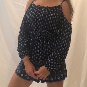 HOLLISTER MUST HAVE ROMPER💙